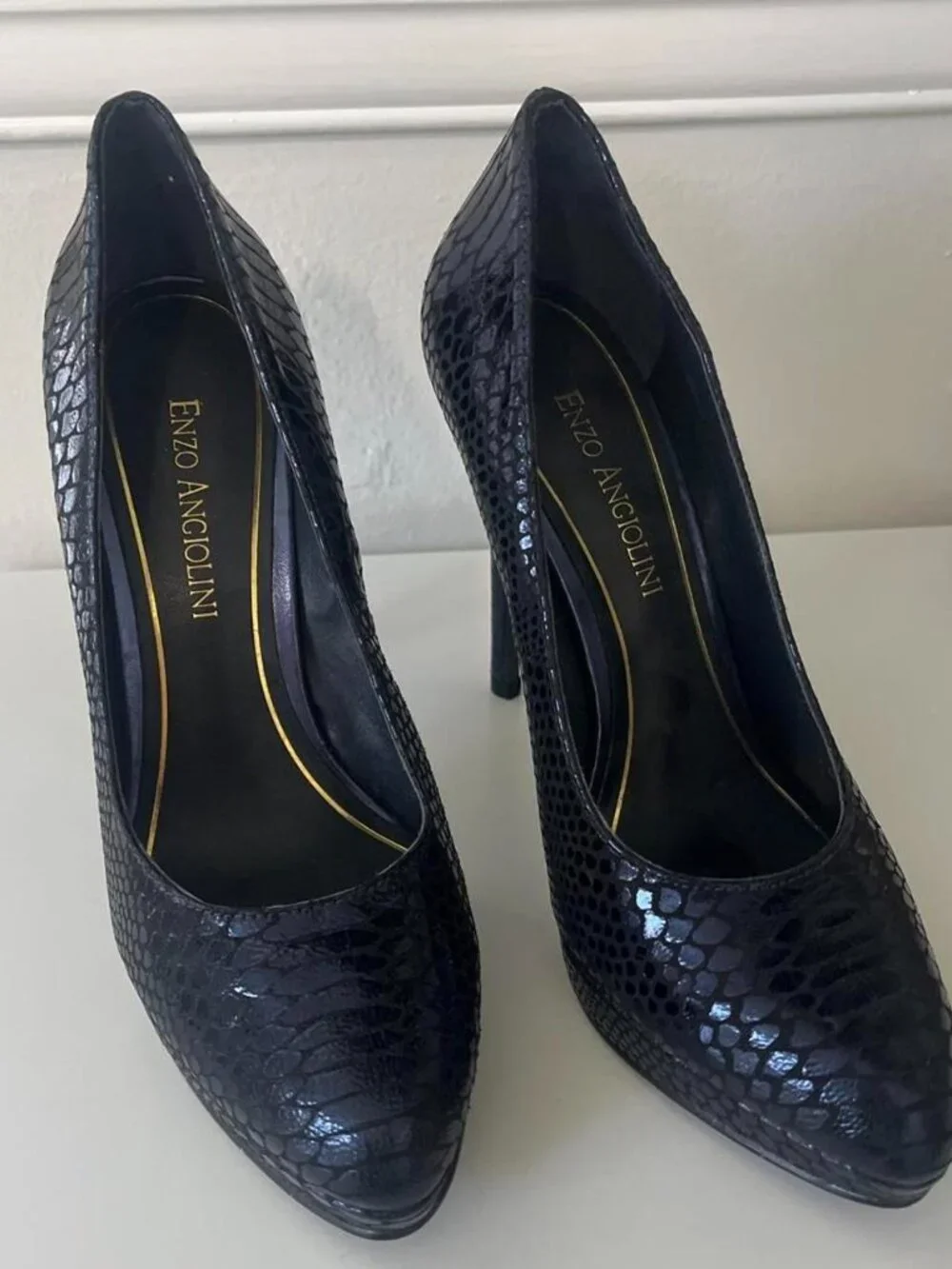Enzo Angiolini Black/Blue snakeskin leather high heels Size 6